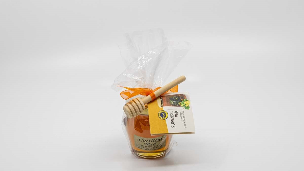 Med orčo z žličko – slovenski med – Žvikart